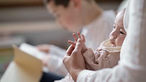 Petites mains de bébé