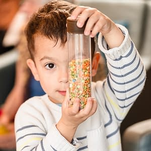 Bouteille sensorielle solide - Mouton, bouteille sensorielle fabriquée en France, idéale pour l’éveil des enfants, les seniors et les personnes en situation de handicap.